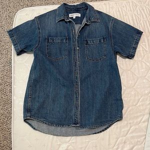 Aritzia Denim Forum THE '90S SHORT SLEEVE DENIM SHIRT